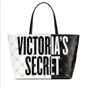 VS Monogram Everything Tote ♥️👜